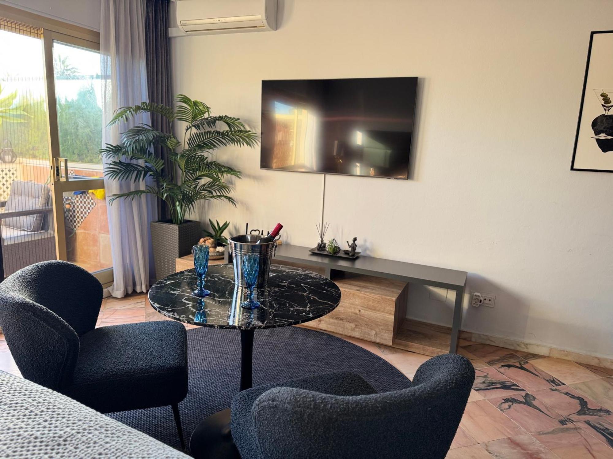 Super2Beachfront Marbella Dış mekan fotoğraf